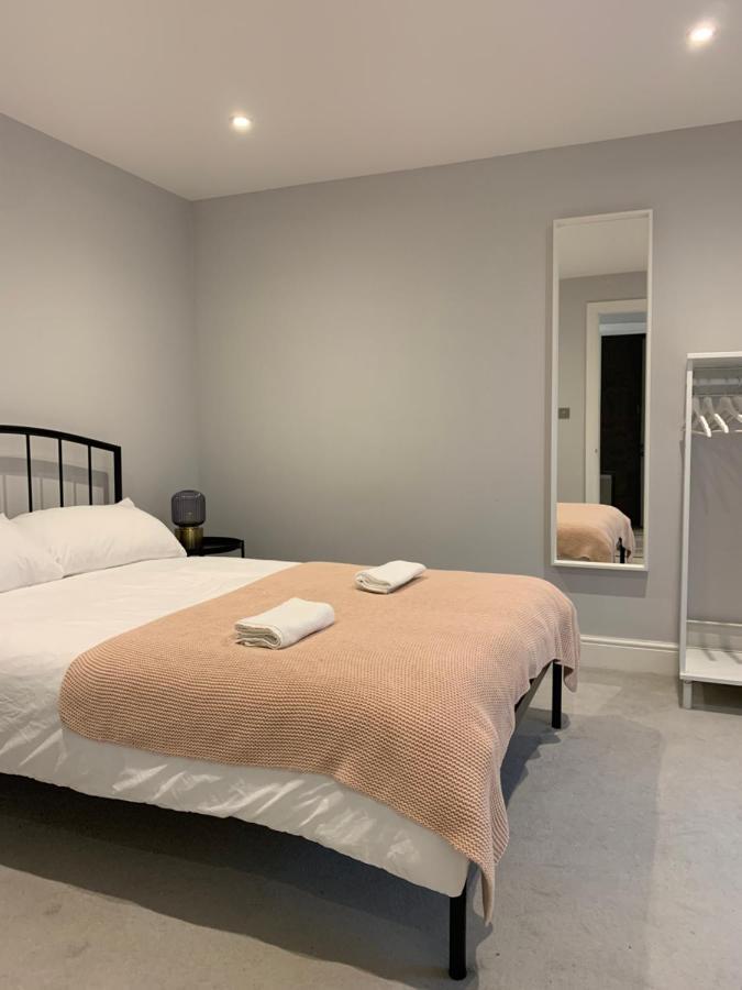 Wonderful 3 Bed Flat With Private Garden In Wimbledon - 1 The Queens Apartment London Ngoại thất bức ảnh